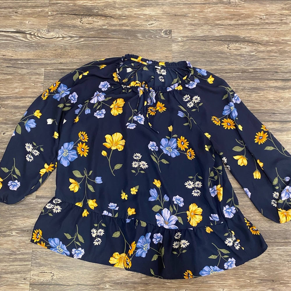 Womens navy blue floral top